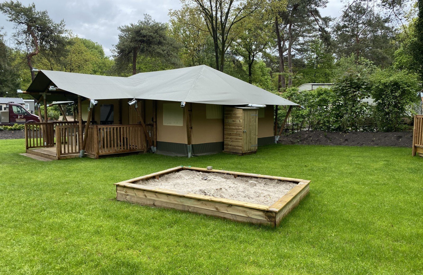 Medley lodge 60b1118bb4fcd