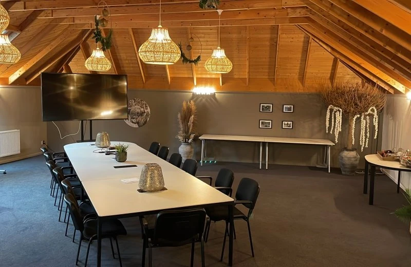 Meeting and party facilities